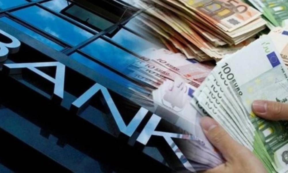 Η ασυνεννοησία κράτους – τραπεζών «αδειάζει» τους λογαριασμούς πολιτών (βίντεο)